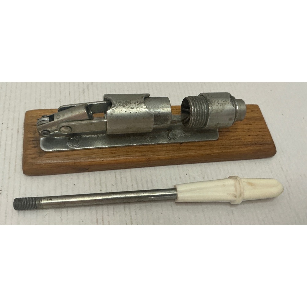 Reed Vintage Rocket Nutcracker Lever Action Wood Base Pecan Tool Large